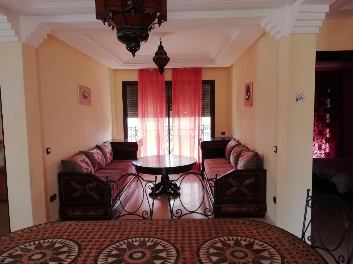 Draga, Agadir Et Piscine Dans Villa, *